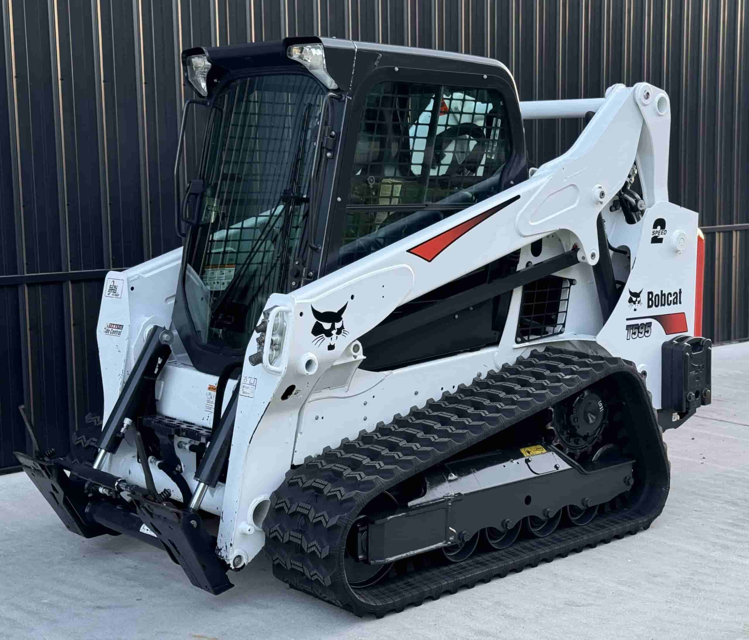 2017 BOBCAT T595 CLEAN
